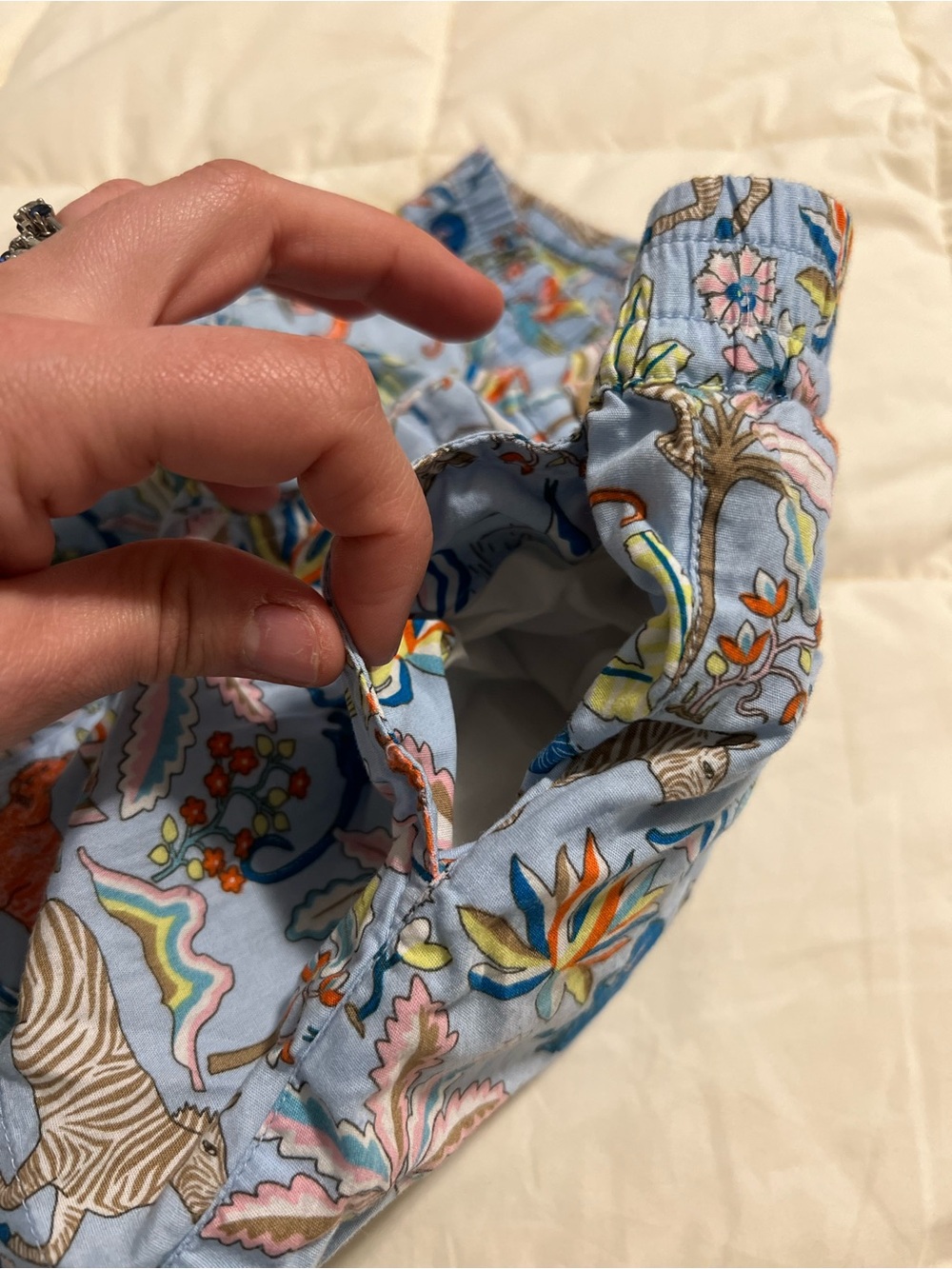 🐅 Mini Boden Blue Kids' Safari Print Cotton Shorts - Picture 4 of 7